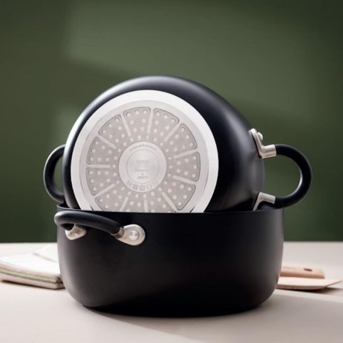 Sten, Pentola con Coperchio