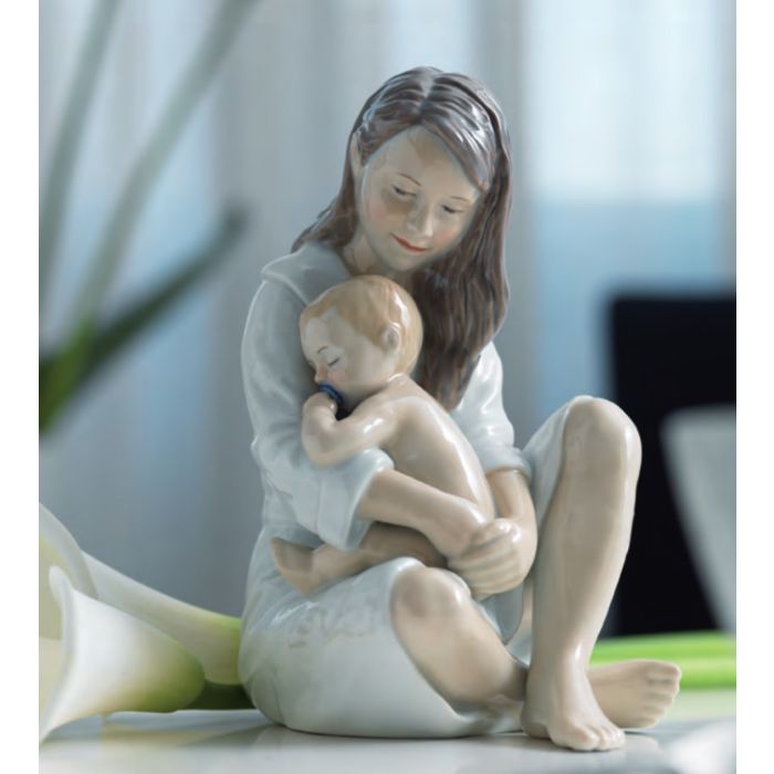 Figurina Mamma con Bimbo che Dorme 19cm