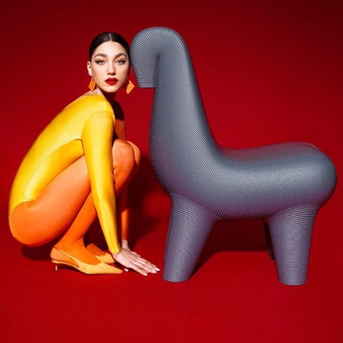 Ghoda Chair, Sedia