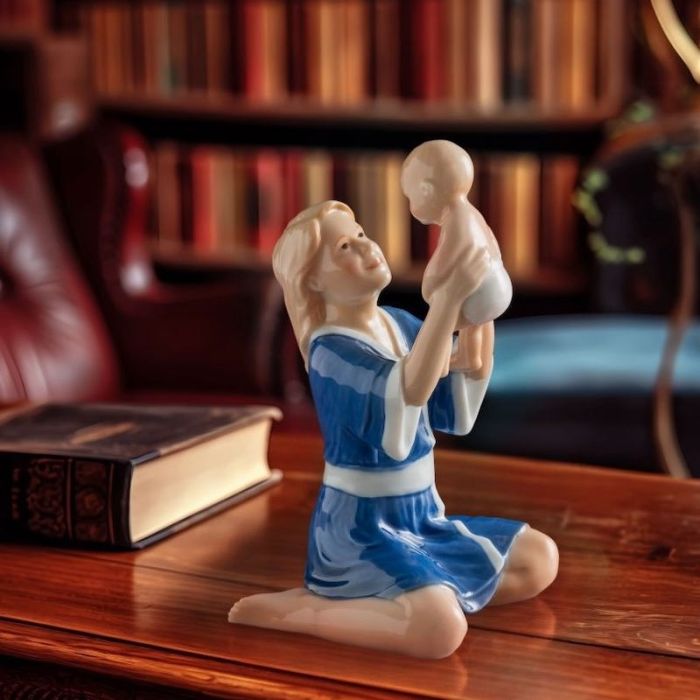 Figurina Mamma con Bimbo Bianco 18cm