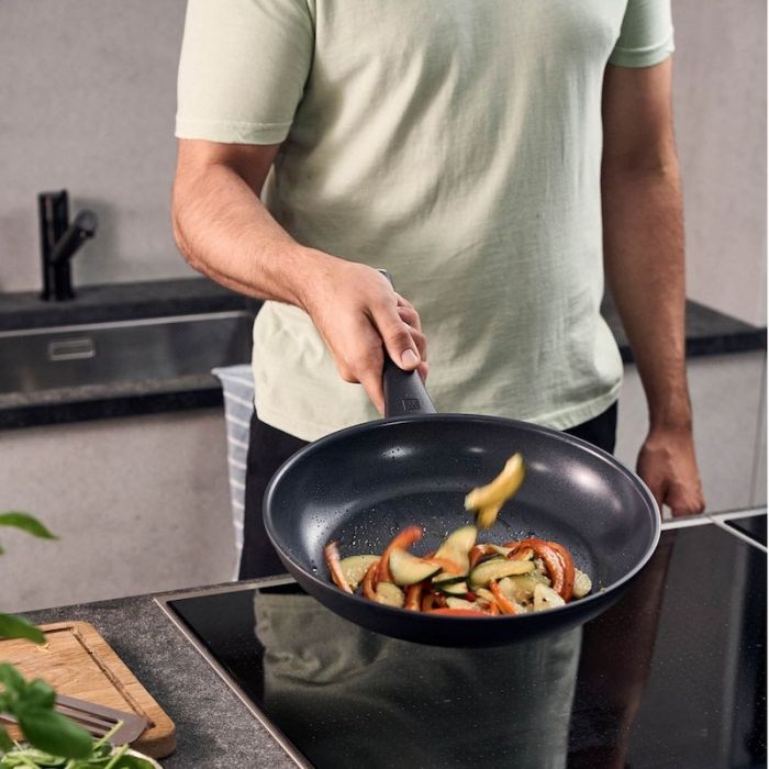 Madura, Padella in Antiaderente Ceramicato Titanium