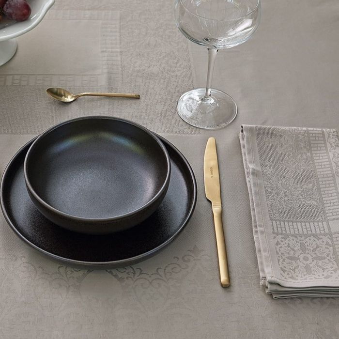 Aubergine, Tovaglia Elegante in Puro Cotone Jacquard