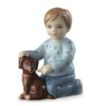 Figurina Bimbo inginocchiato con Cagnolino