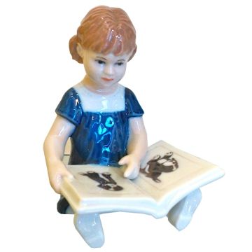 Figurina Elsa che Legge