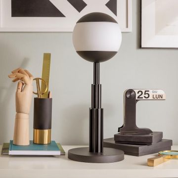 AR04, Lampada da Tavolo