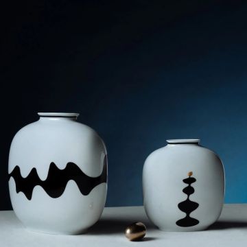 Home Monochrome, Vaso in varie misure